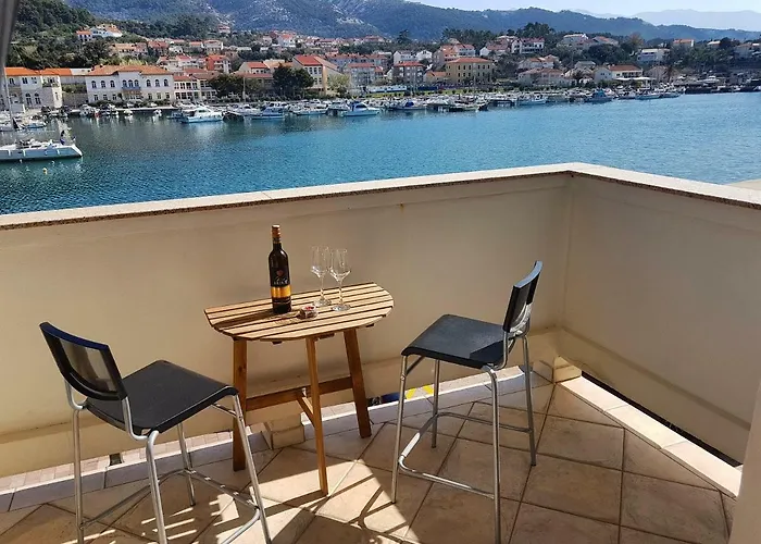 Spanjol Apartamento Rab Town